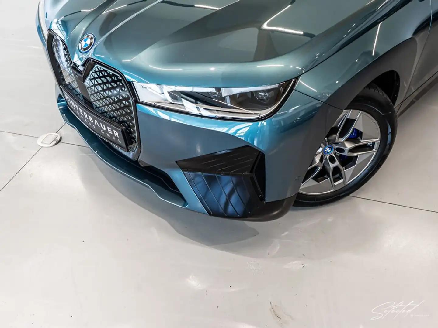 BMW iX 40 xDrive Sport*PANO*HARMAN KARDON*AHK*20'' Blauw - 2