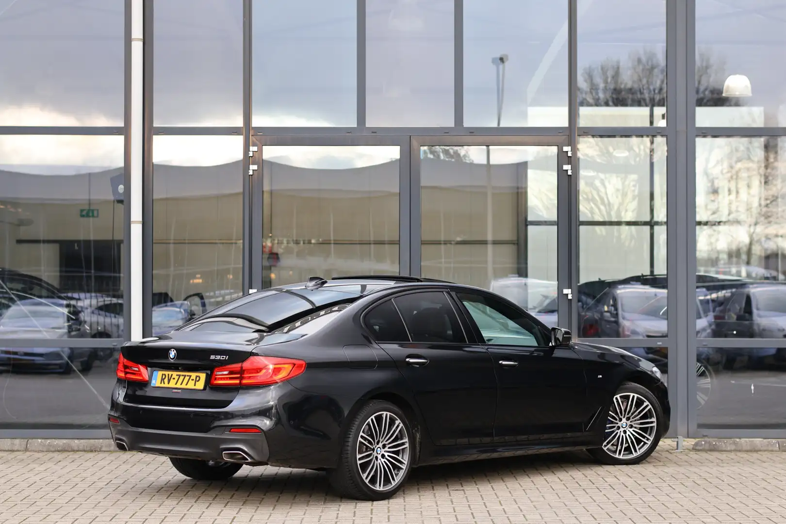 BMW 530 5-serie 530i High Executive M-sport *VOLLE UITRUST Noir - 2