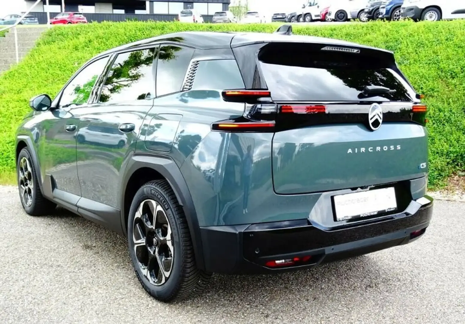 Citroen C5 Aircross Elektro 210 Standard Range 74 kWh Max Grün - 2