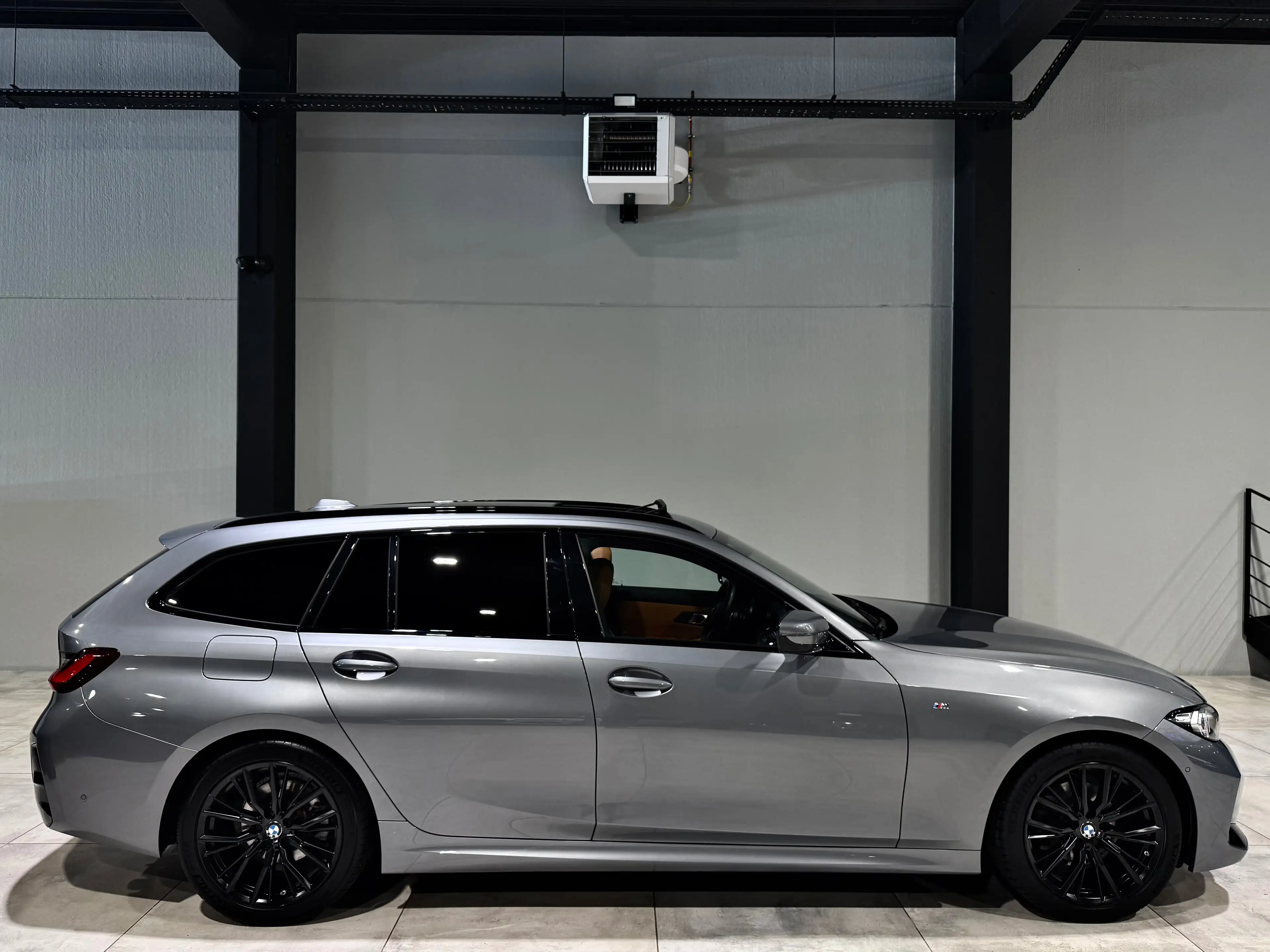 BMW 318 dAS PACK M" 122CV TVA/BTW PANO CUiR COGNAC CARPLAY CAMERA JA18"++ — photo 7