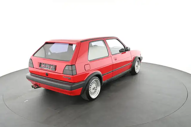 Volkswagen Golf view 2