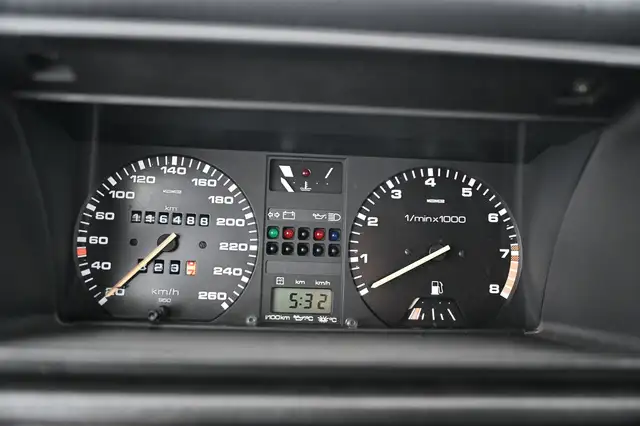 Volkswagen Golf view 23