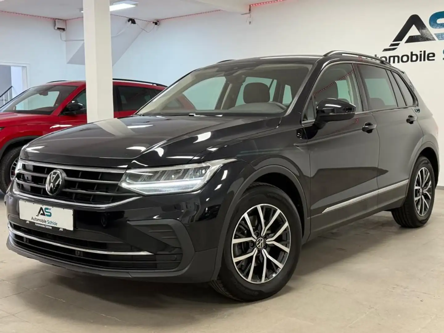 Volkswagen Tiguan 1.5 TSi Life Navi/LED/AHK/ACC/Shzg/PDC Negro - 2