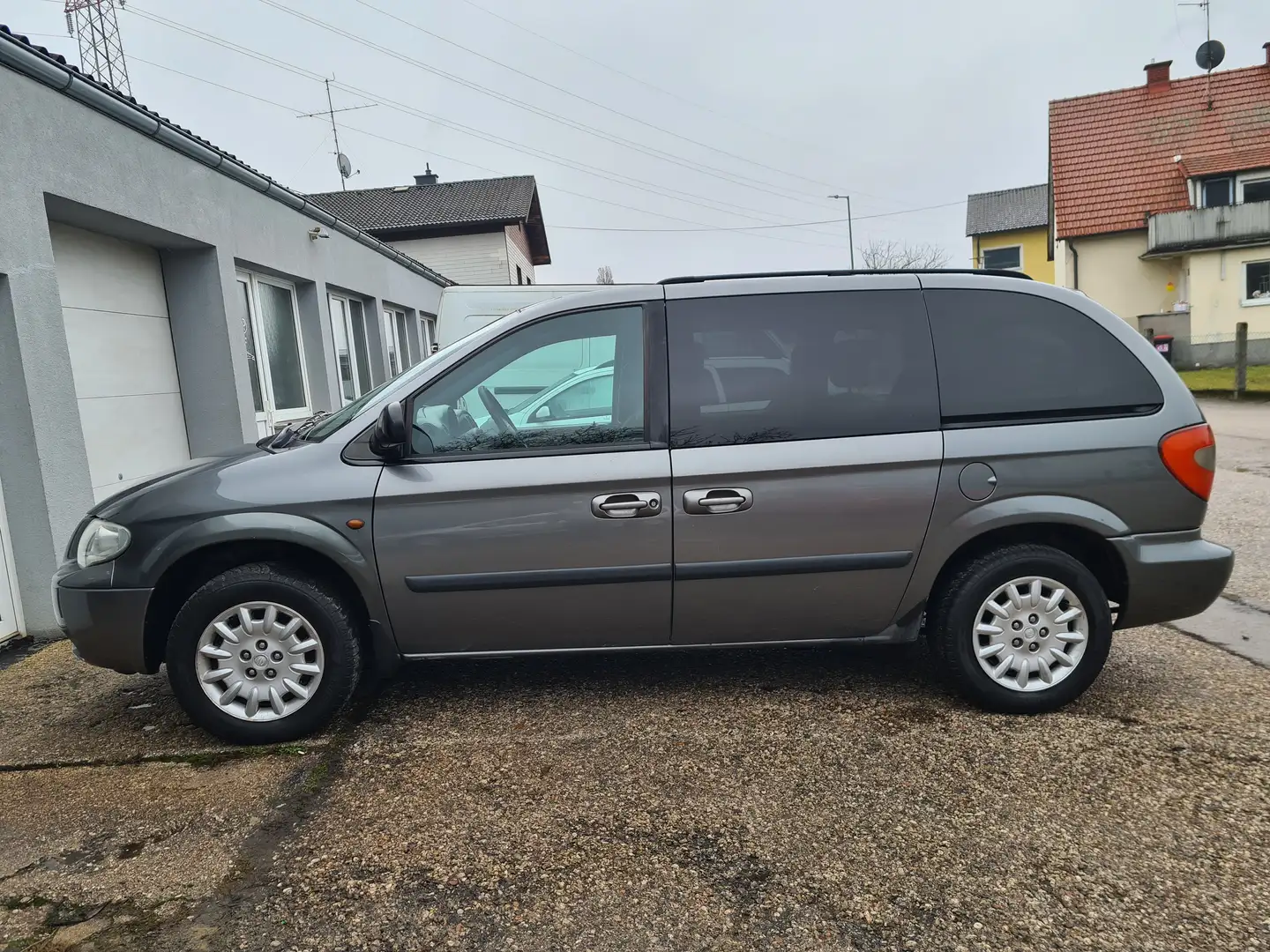 Chrysler Voyager Voyager Seven 2,5 CRD, pickerl neu 3/26+ 4 Monate, Vollfahrbereit Grau - 1