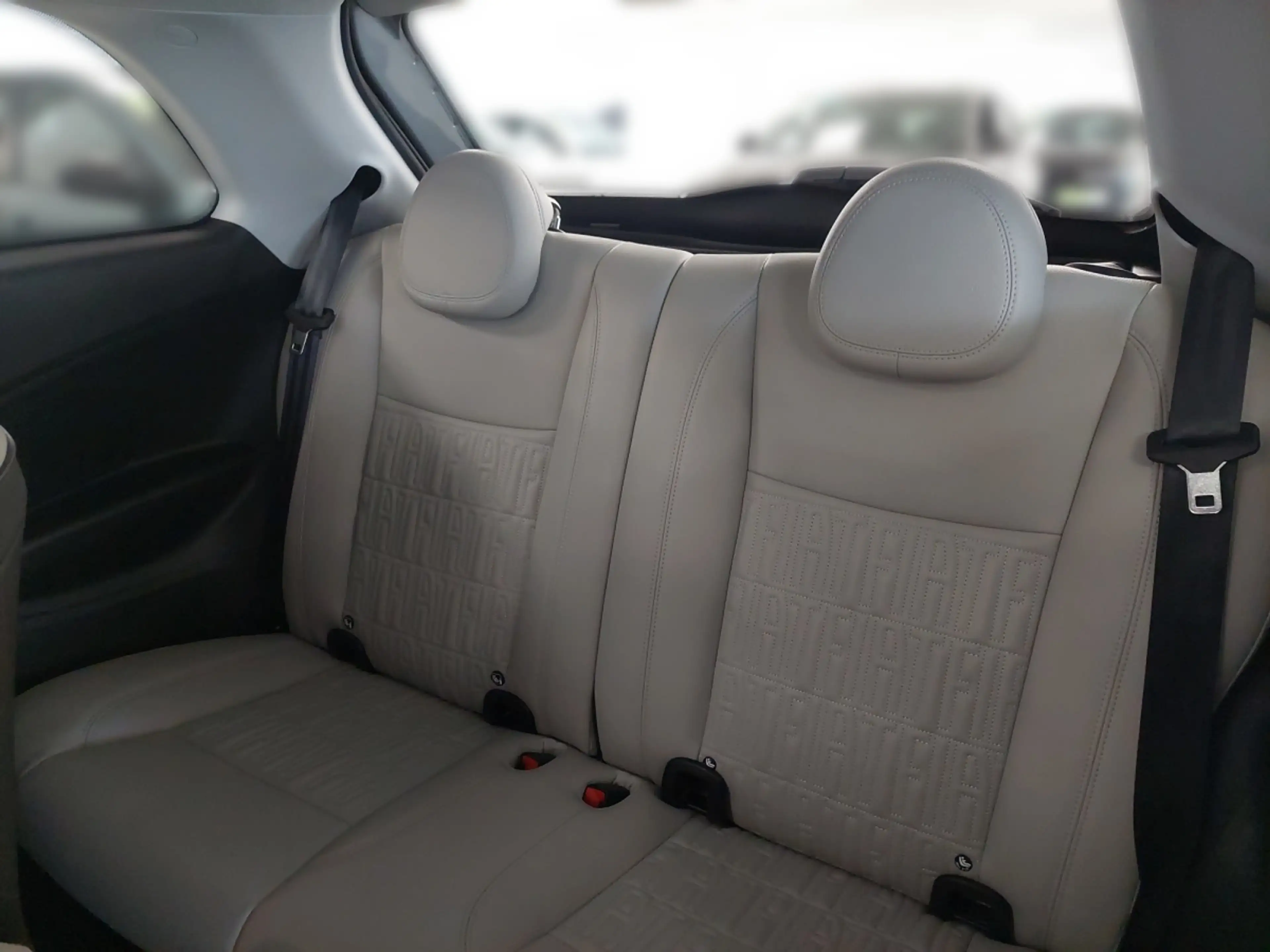 Fiat 500e La Prima 42kWh — photo 10