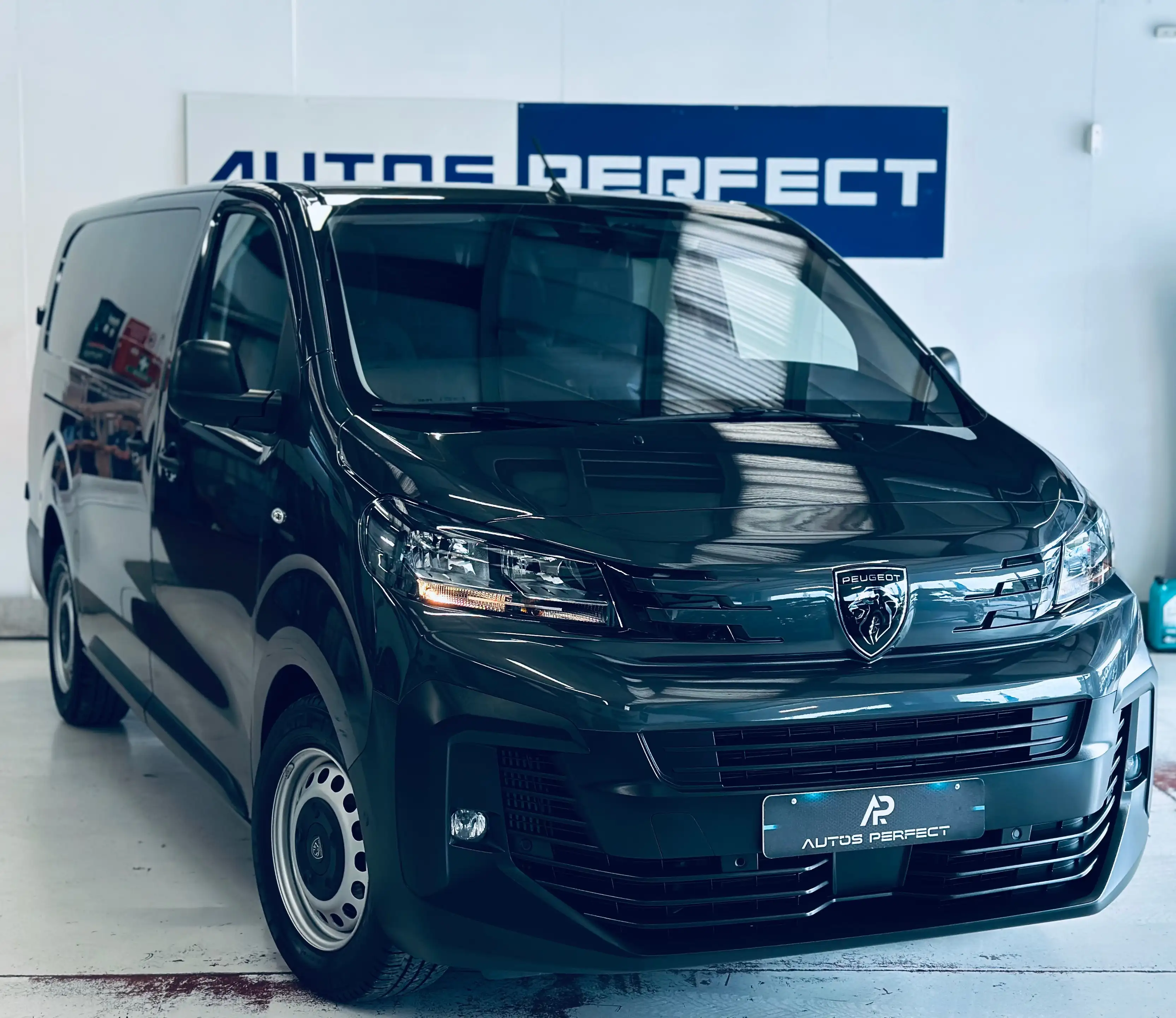 Peugeot Expert 2.0 L2 DOUBLE CABINE CAMERA LIM PDC CLIM BLUETOOTH — photo 2