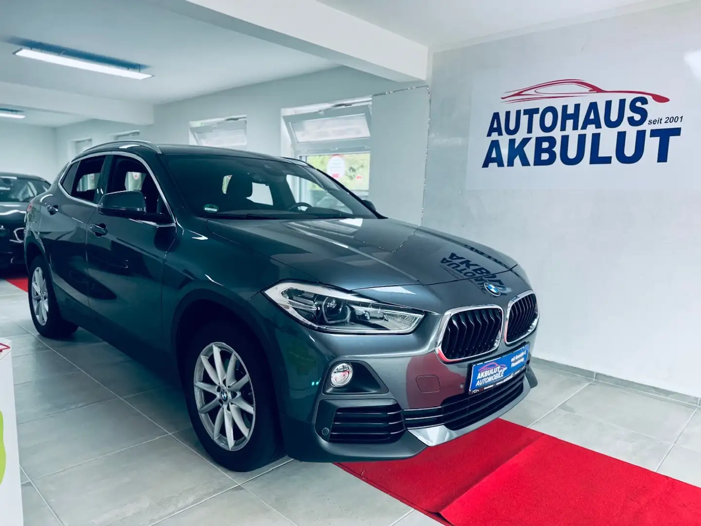 BMW X2 xDrive 20 d Advantage*Finanzierung+Garantie* Gris - 1