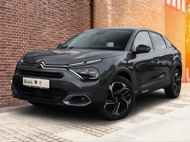 Citroen C4 view 3