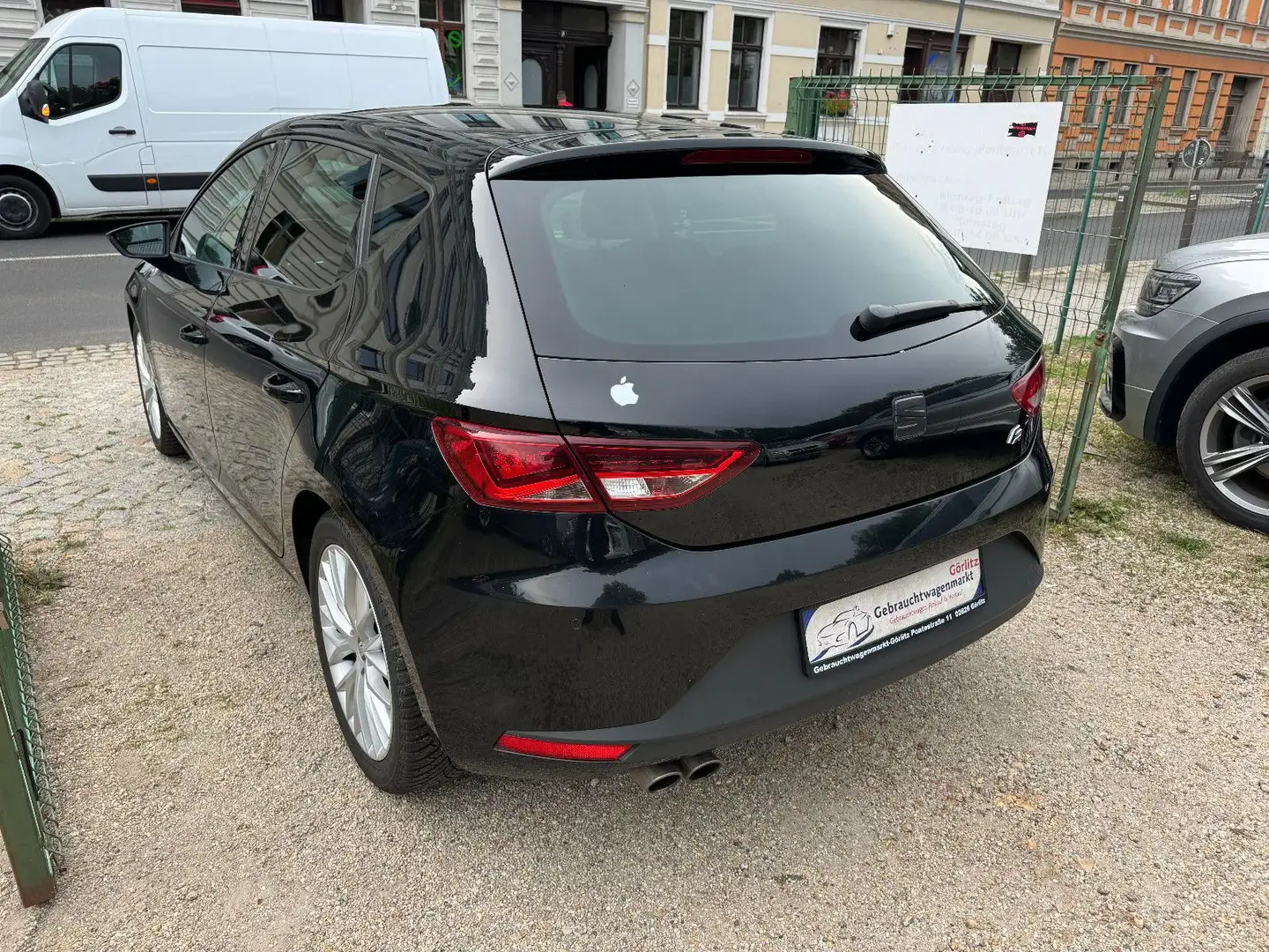 SEAT Leon FR Led Navi Tempomat PDC V+H Allwetterreife Schwarz - 2