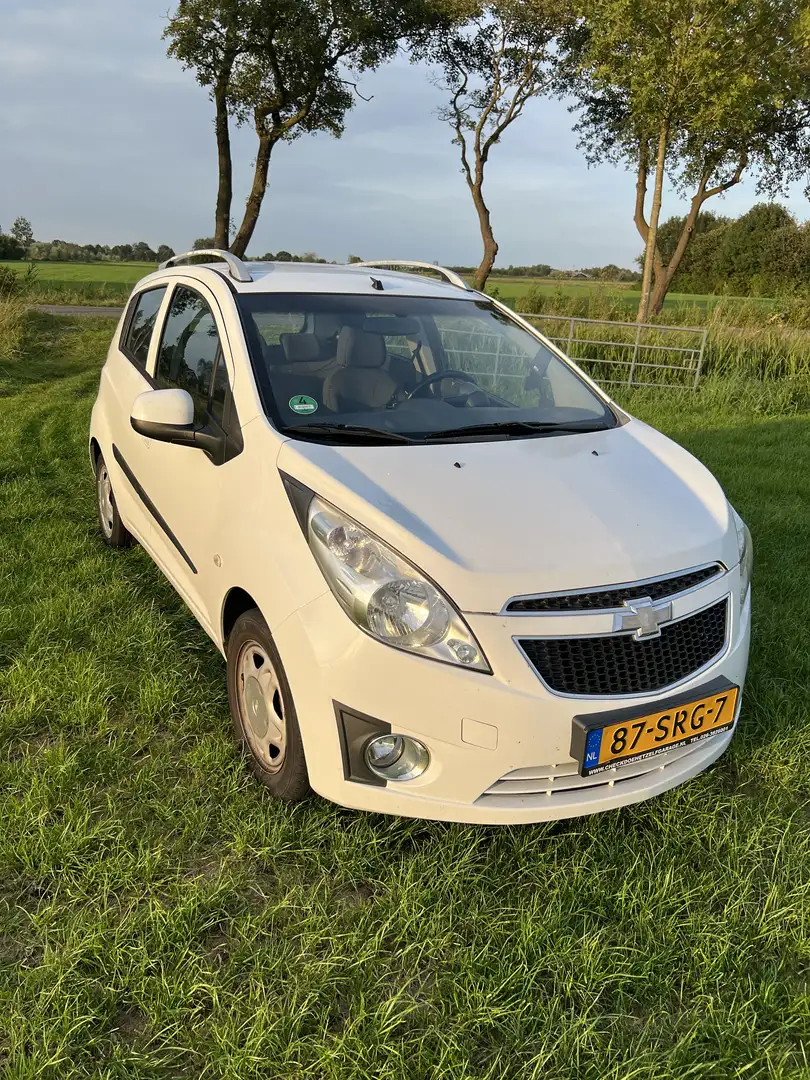 Chevrolet Spark 1.0 16V LS+ Bi-Fuel Wit - 1