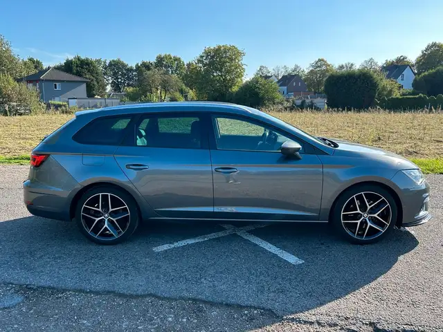Seat Leon view 8