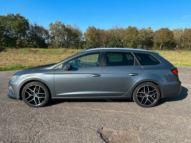 Seat Leon view 2