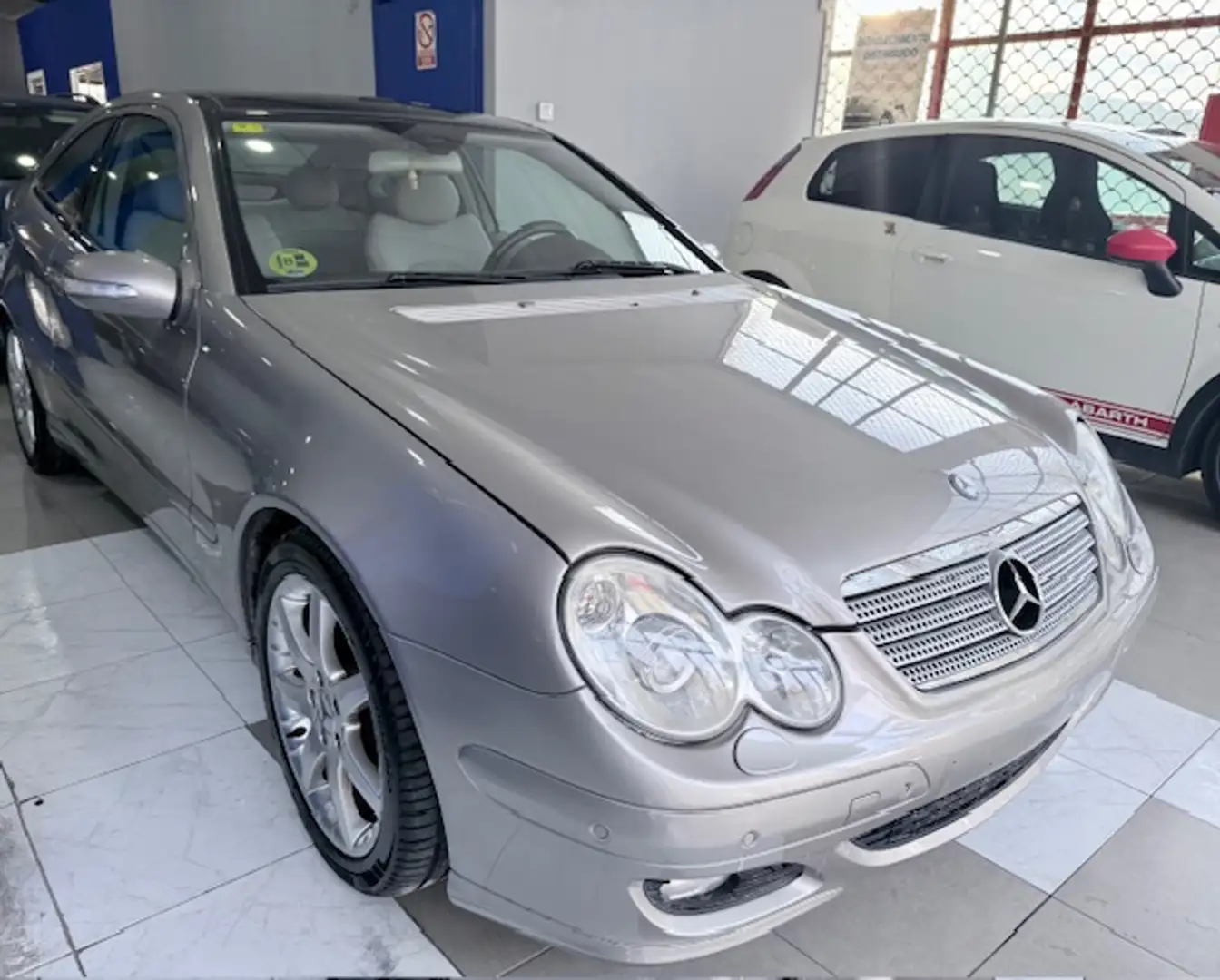 Mercedes-Benz C 230 Sportcoupé Classic Beige - 2