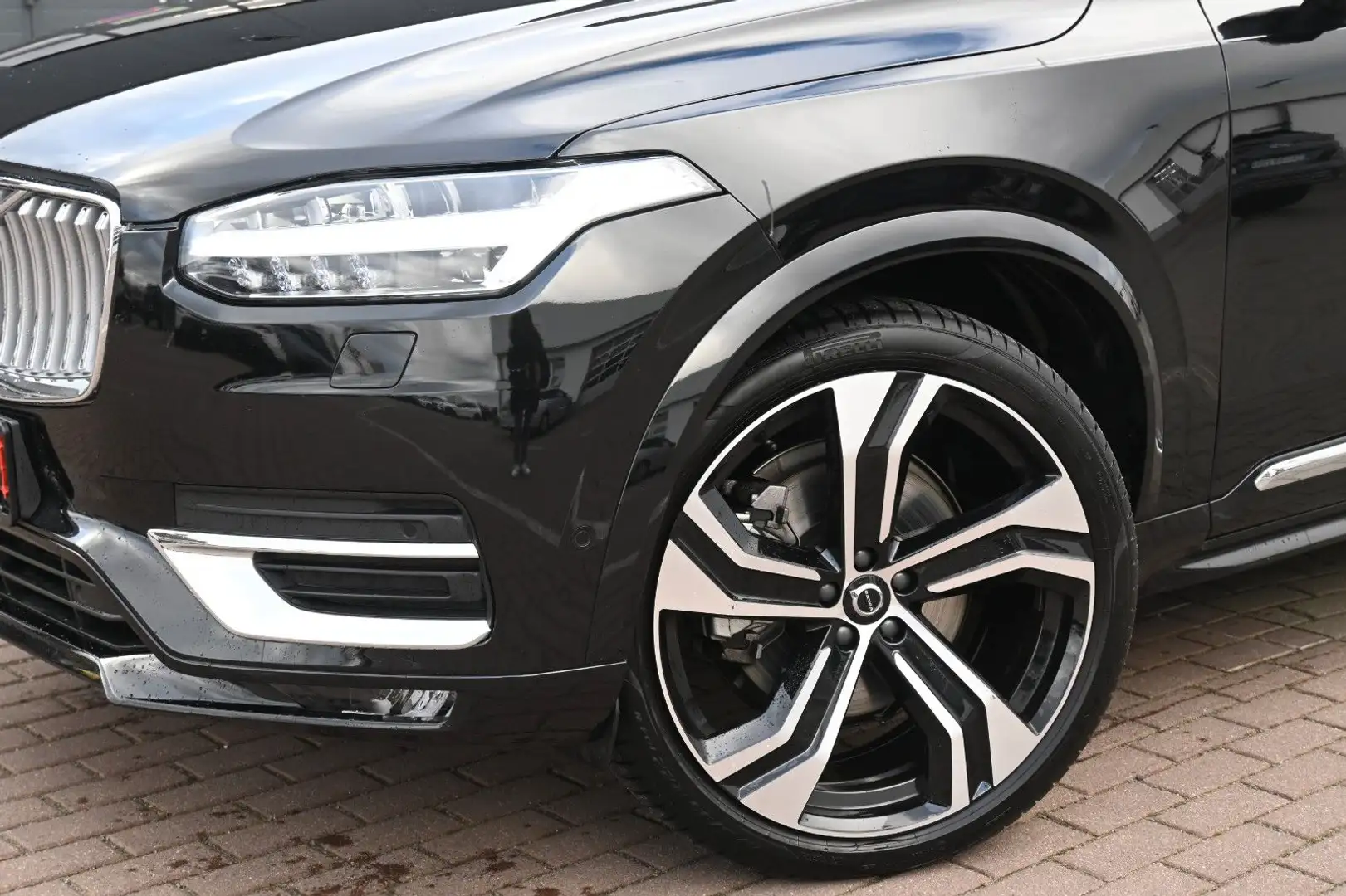 Volvo XC90 Ultimate Bright AWD*MASS*LUFT*B&W*360°*22"* Schwarz - 2