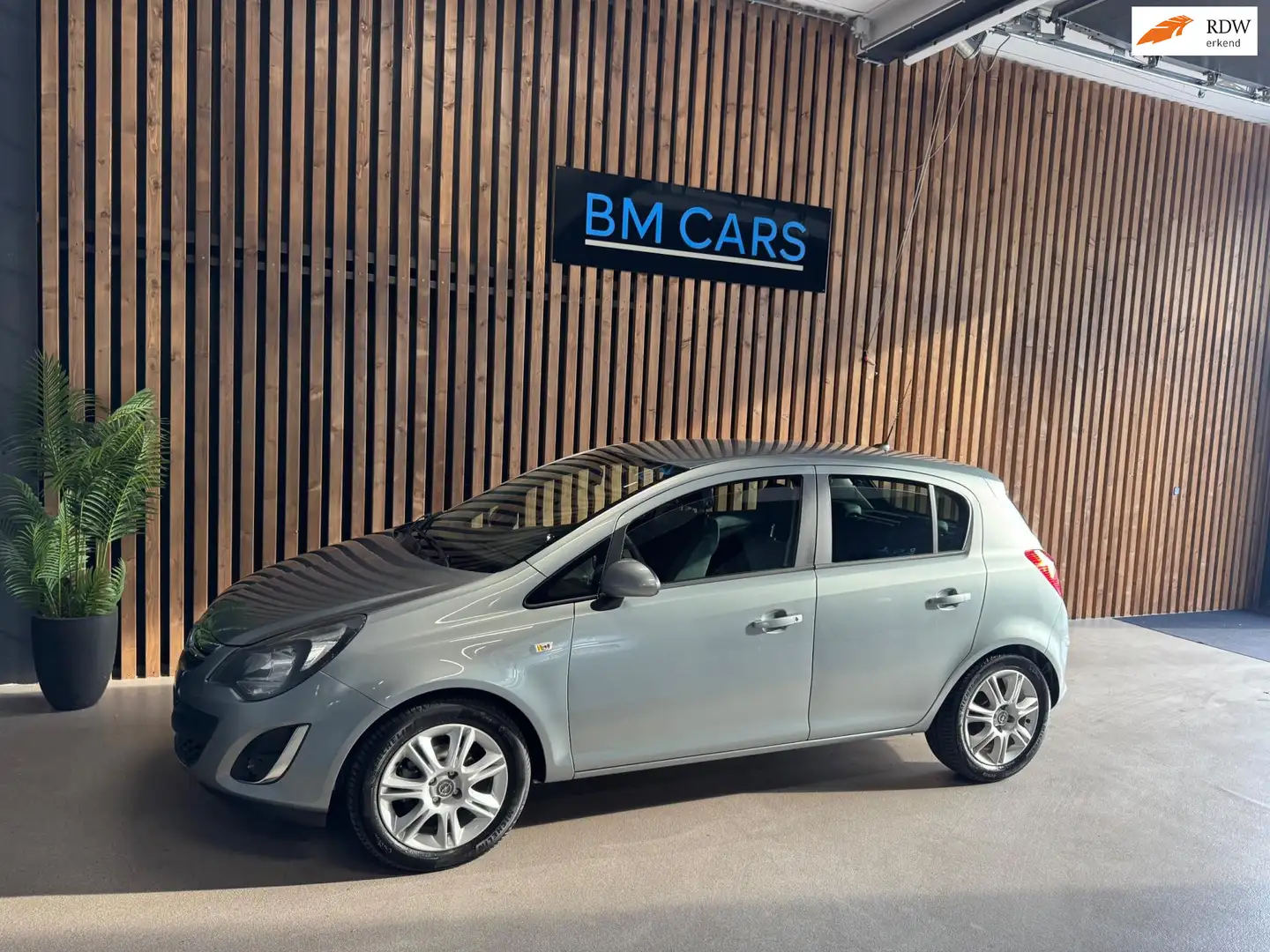 Opel Corsa 1.4-16V BlitZ Airco, Navigatie, Trekhaak Grau - 1