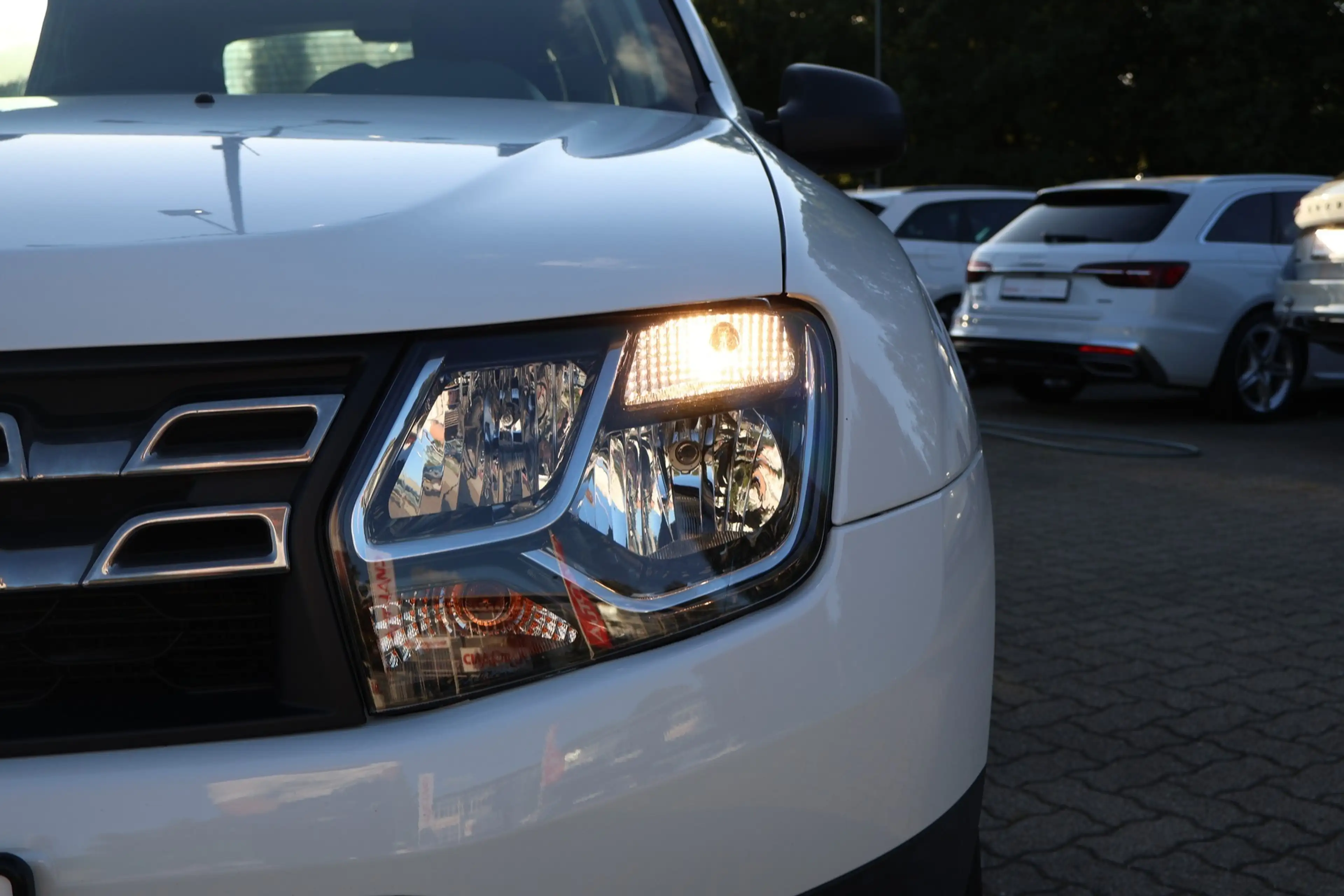 Dacia Duster II 1.6 SCe Navi Tempomat Sitzheizung DAB — photo 26