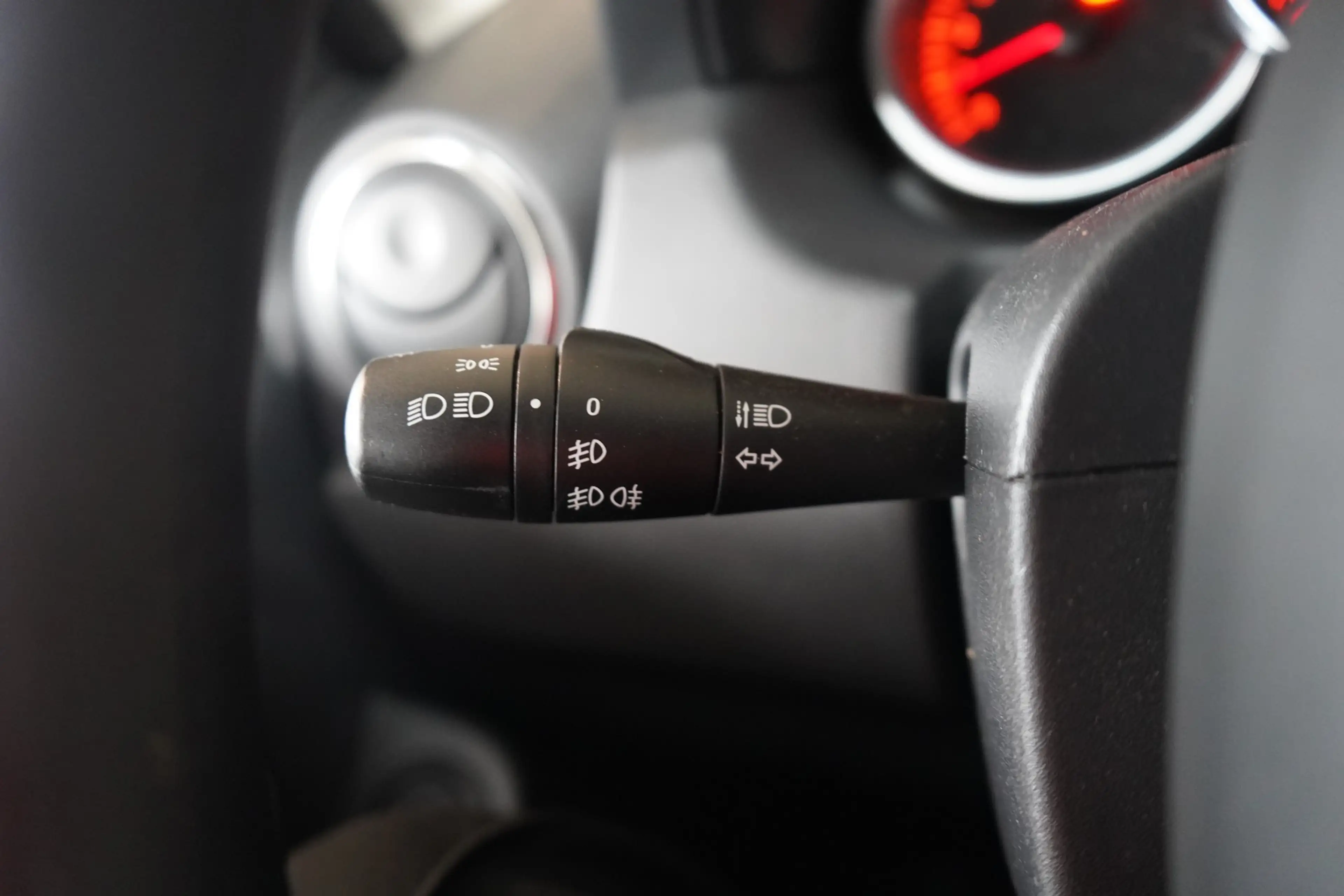 Dacia Duster II 1.6 SCe Navi Tempomat Sitzheizung DAB — photo 19
