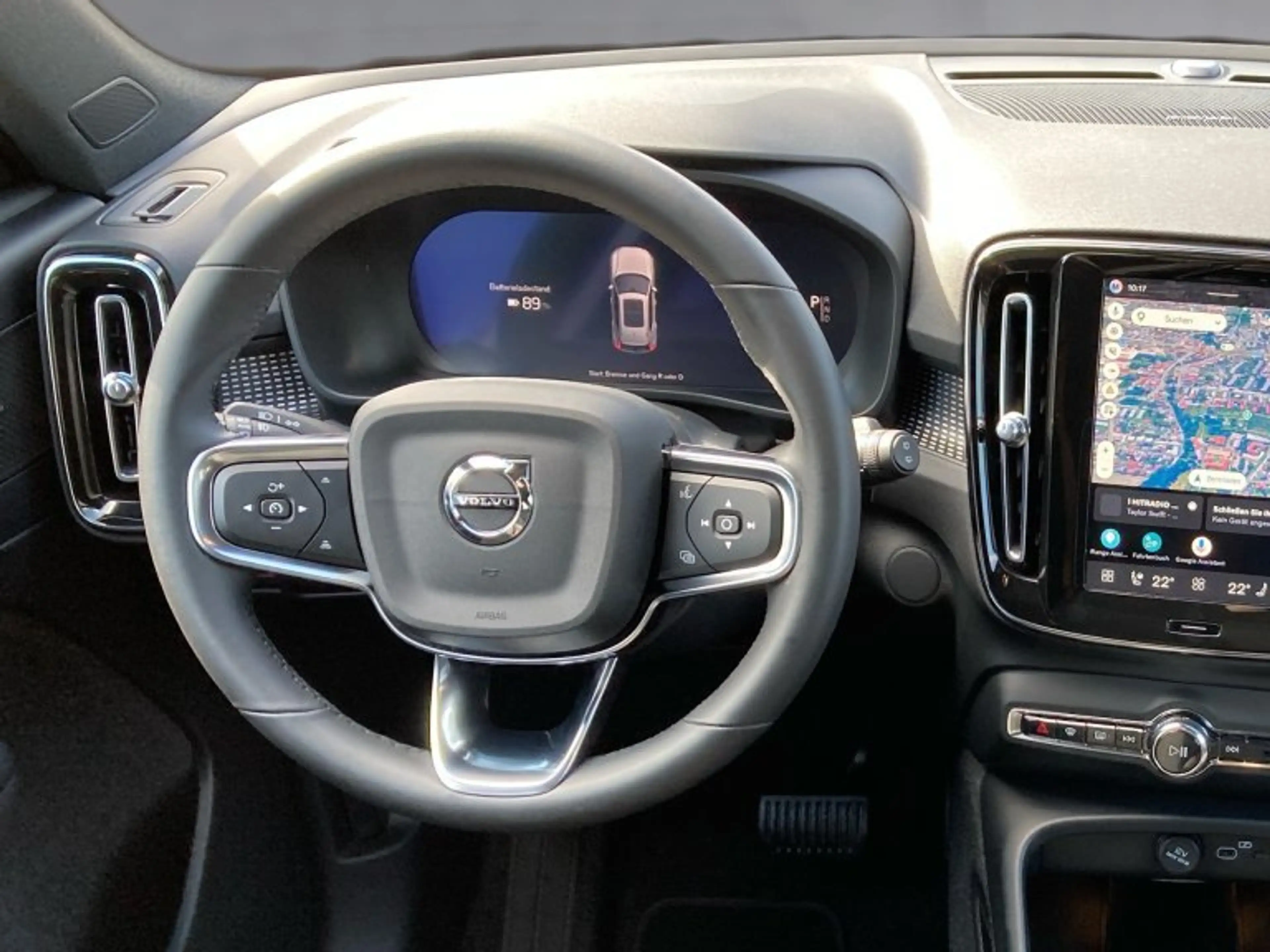 Volvo EX40 Single Motor Extended Range Plus Black Edition — photo 10