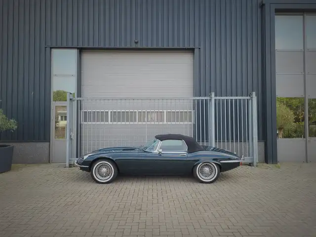 Jaguar E-Type v12 roadster