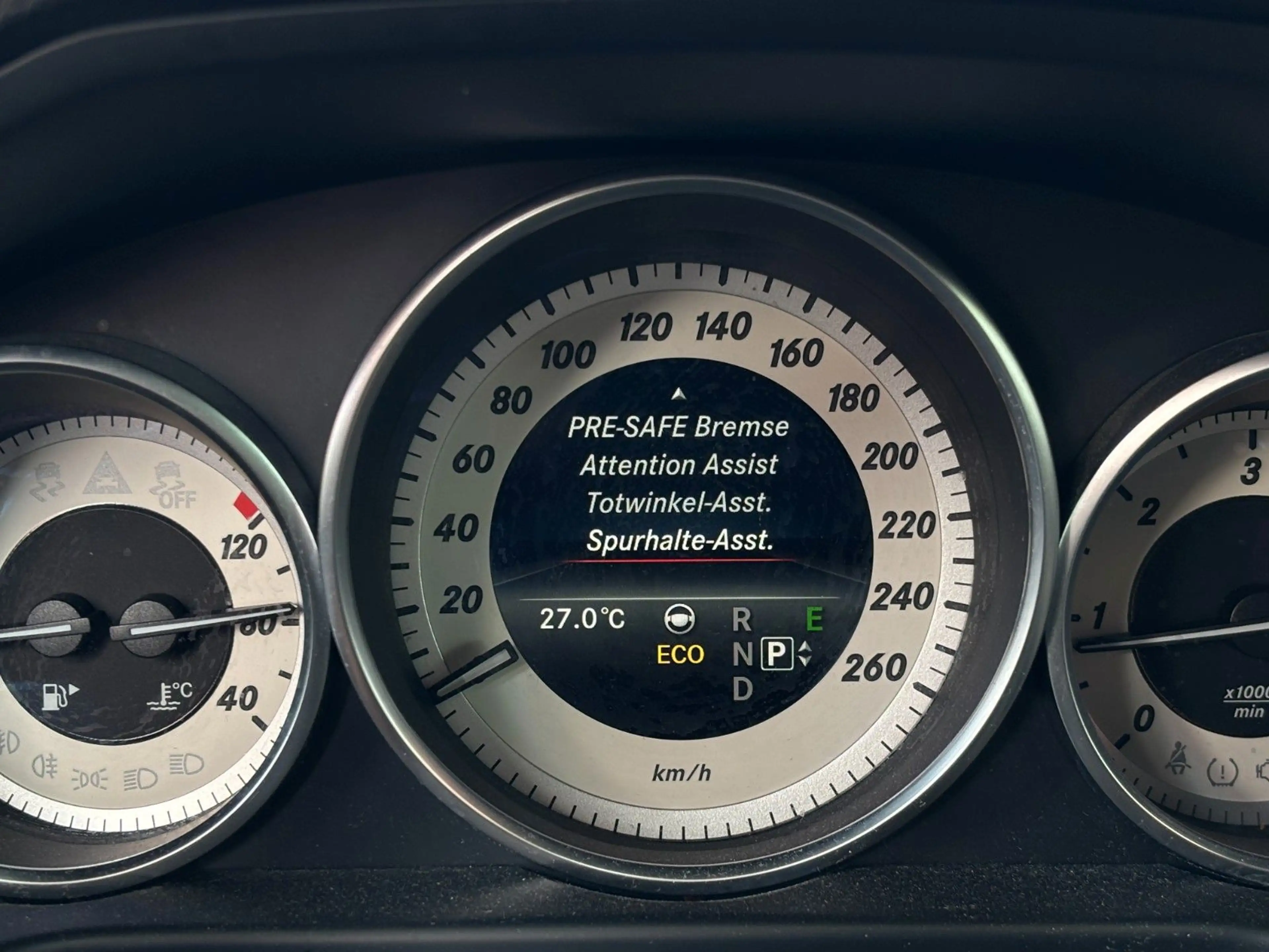 Mercedes-Benz E 250 T-Modell E 250 BlueTec 4Matic ,Luftfederung,LED, — photo 15