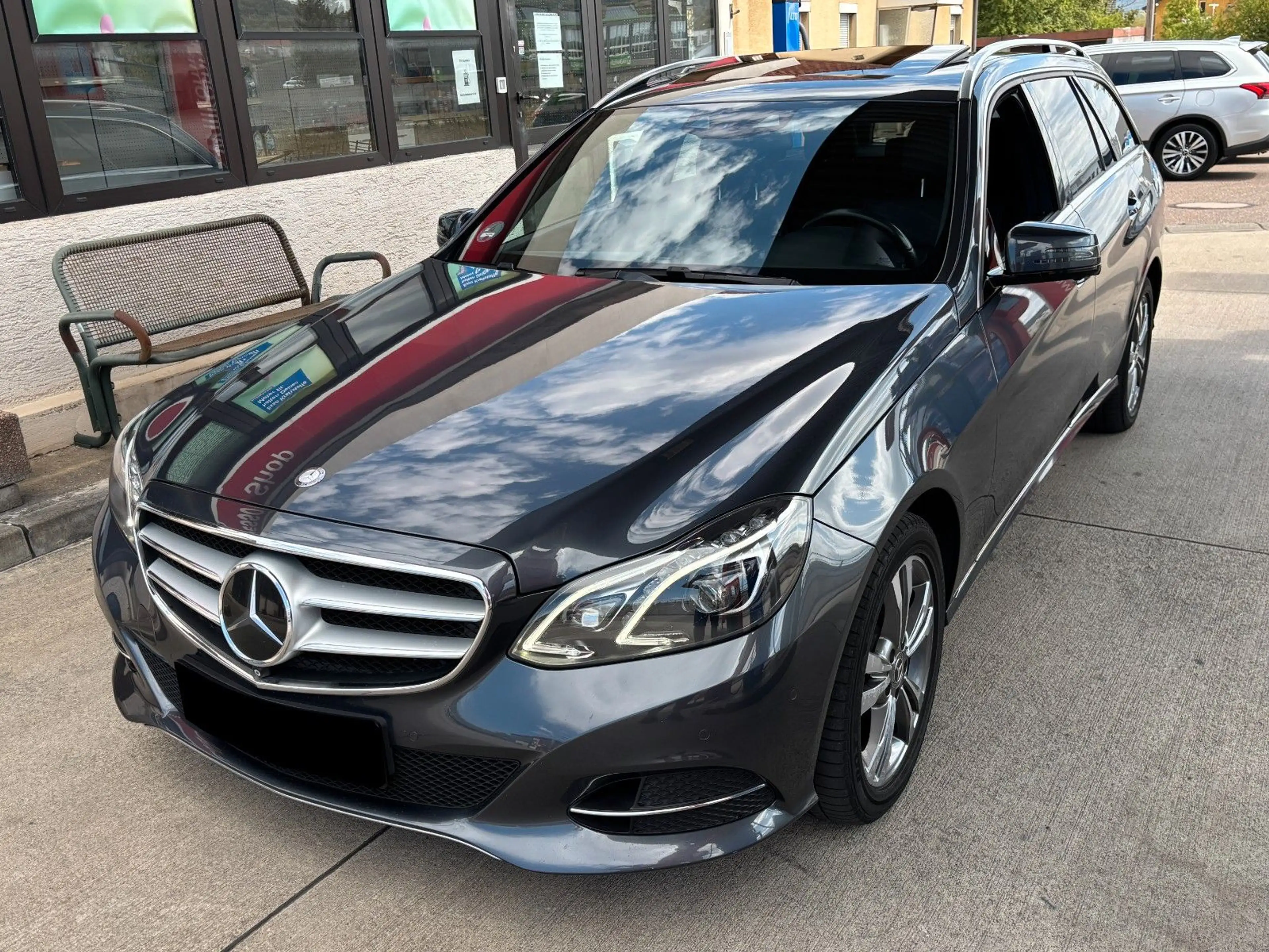 Mercedes-Benz E 250 T-Modell E 250 BlueTec 4Matic ,Luftfederung,LED,