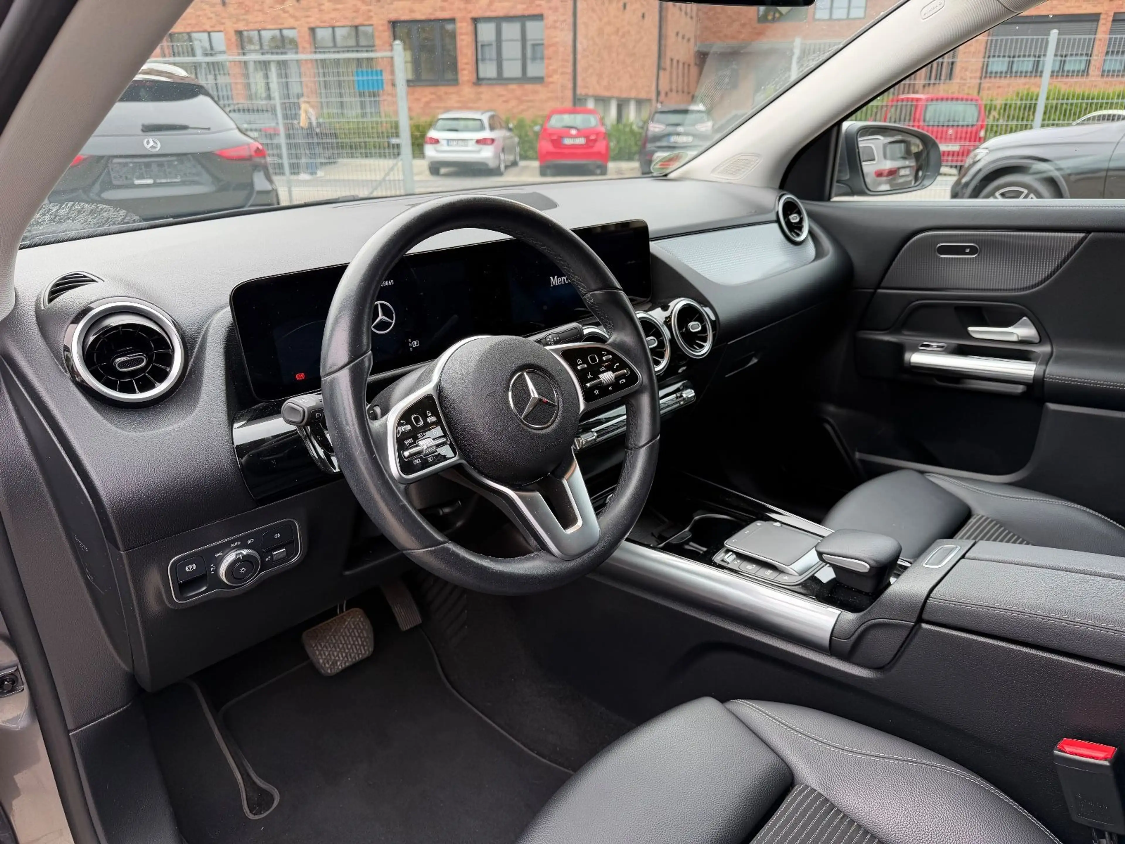 Mercedes-Benz GLA 200 MBUX*Navi*Rcam*LED — photo 11