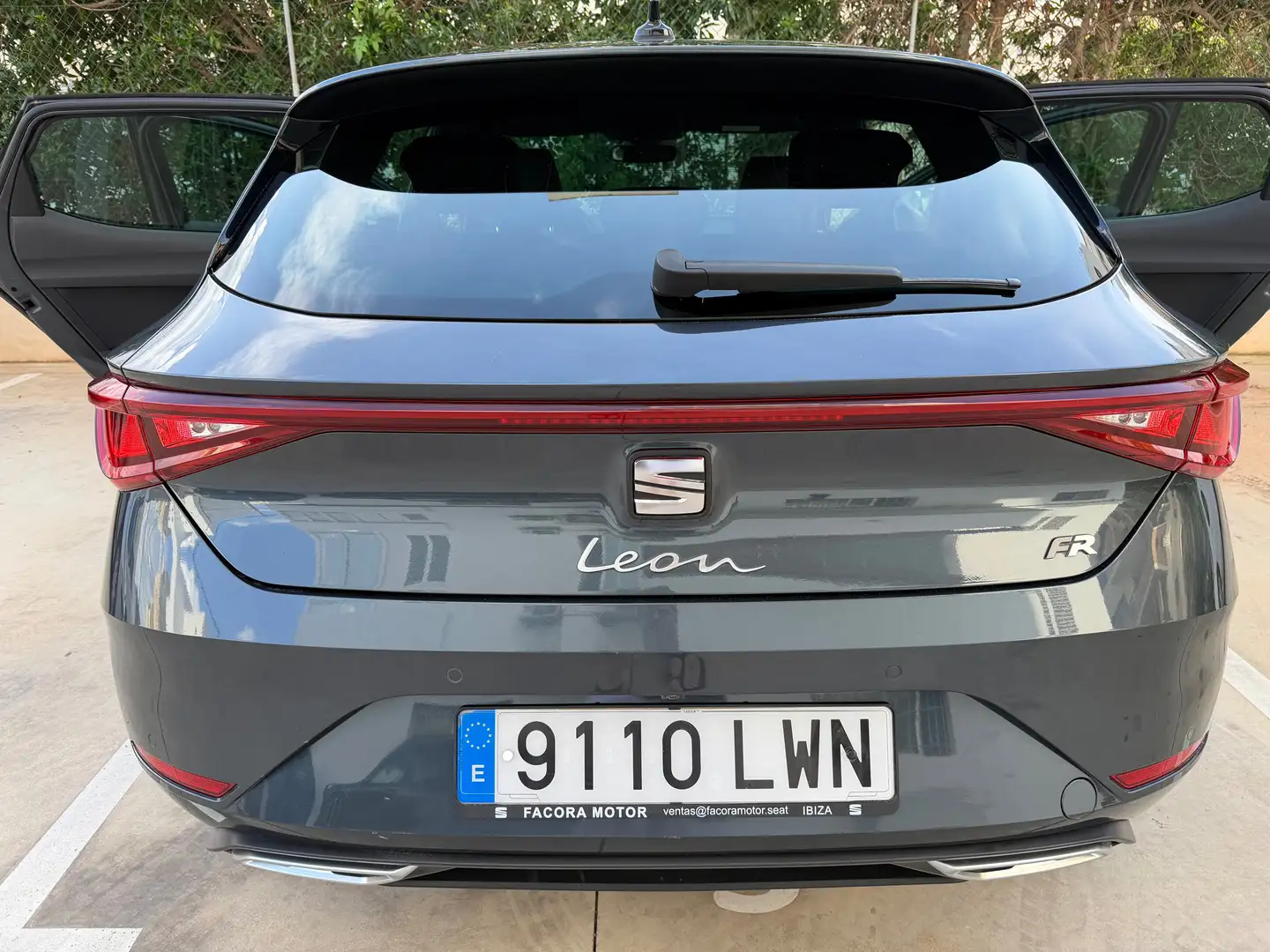 SEAT Leon León Fr 1.5 eTsi 150cv DSG Gris - 2
