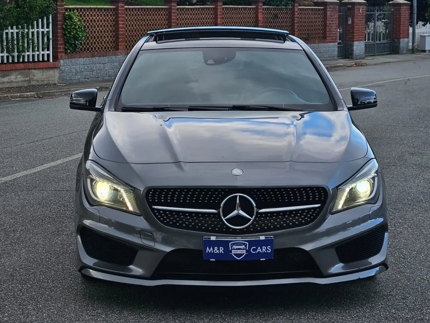 Mercedes-Benz CLA 220 cdi Premium 170cv auto PAK AMG/TETTO E6B Grigio - 2