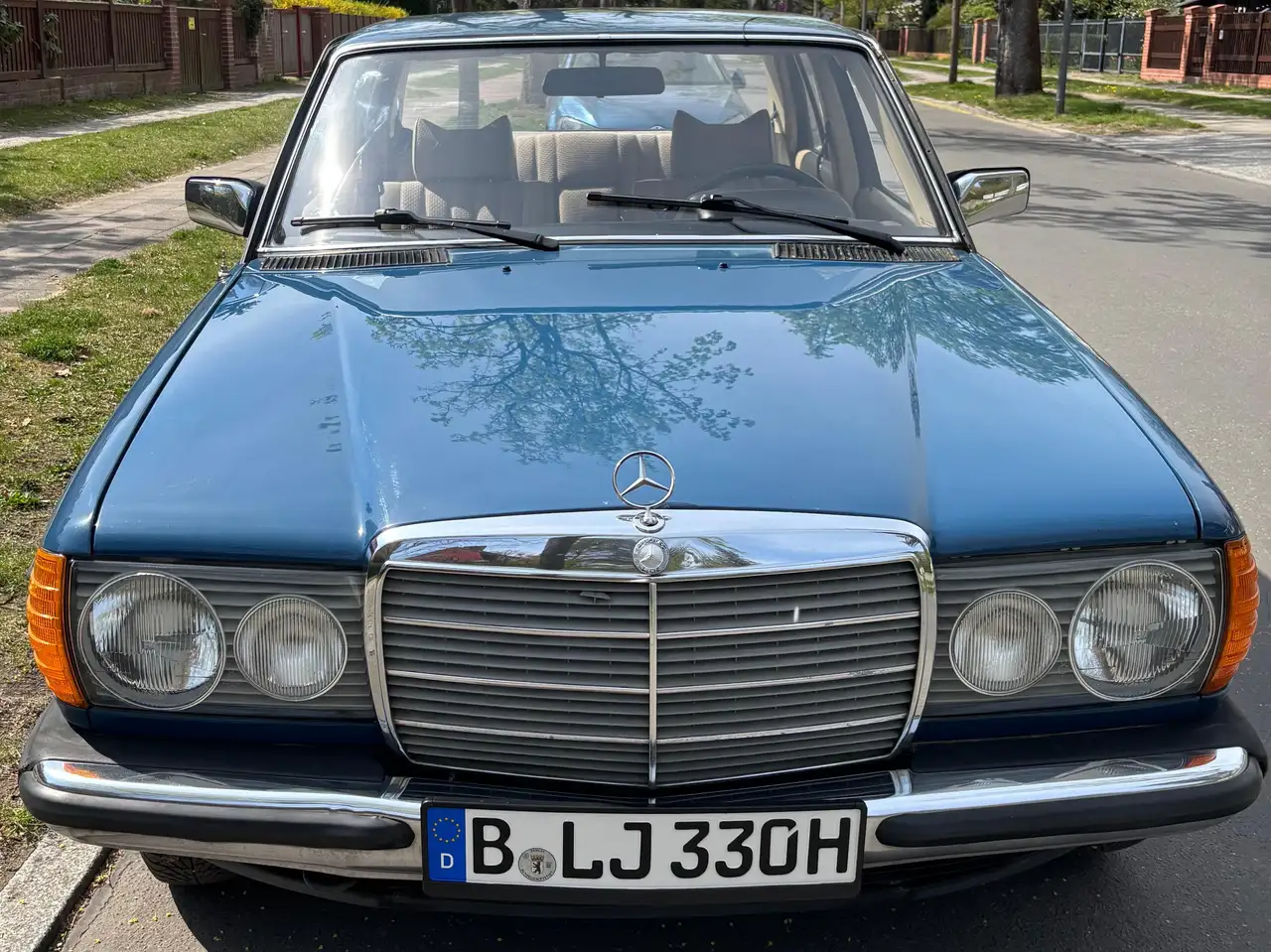 Mercedes-Benz 200 W123 200D, foto 2