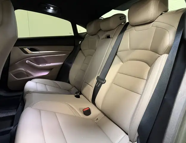 Porsche Taycan view 10