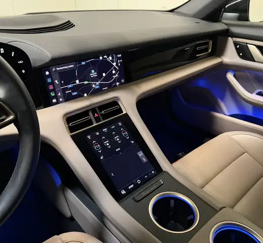 Porsche Taycan view 12