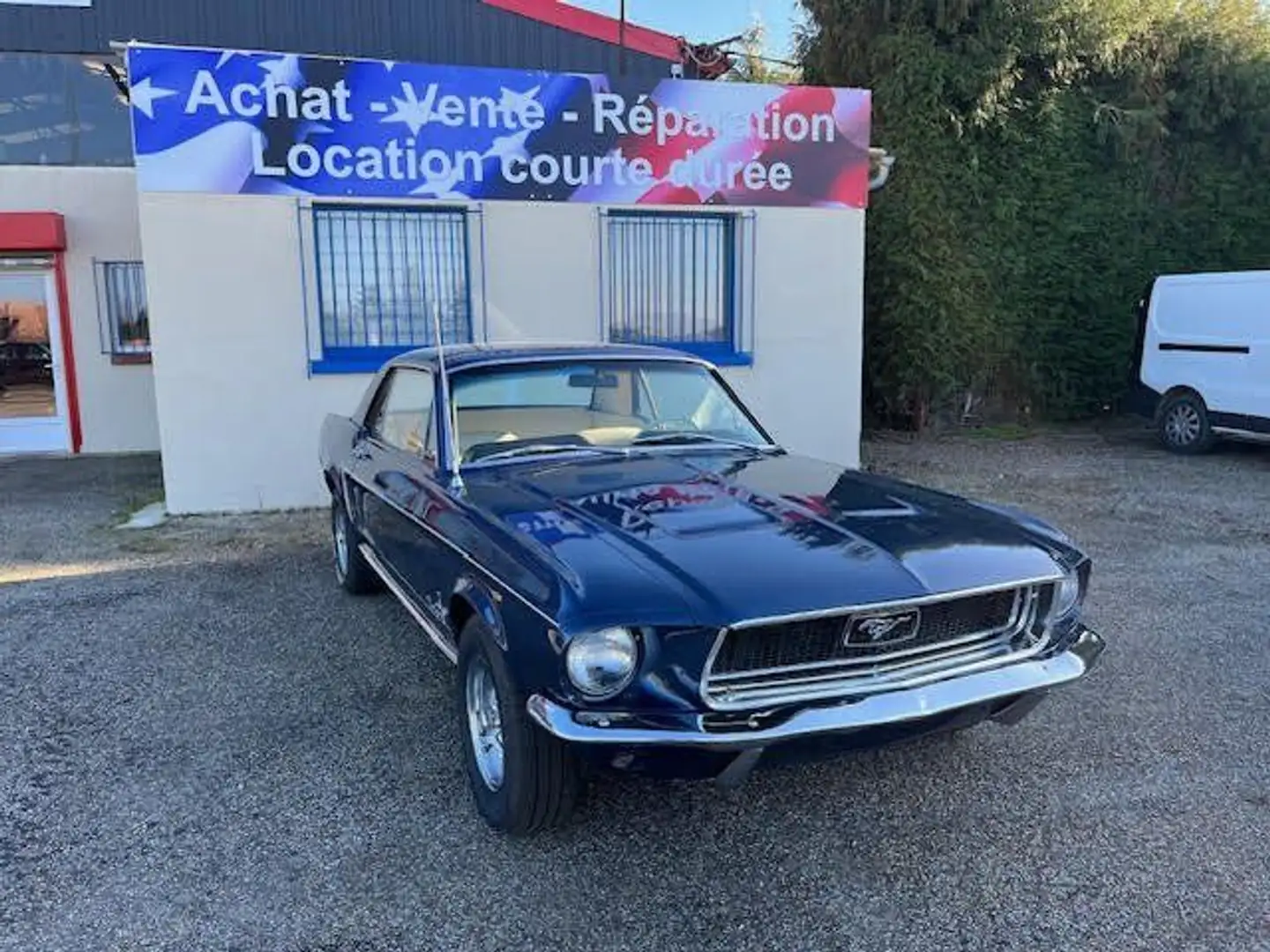 Ford Mustang 4.7L V8 200 CH - 1