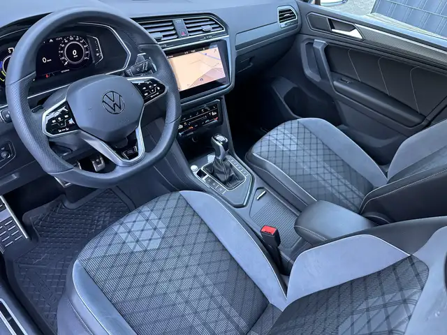 Volkswagen Tiguan view 12