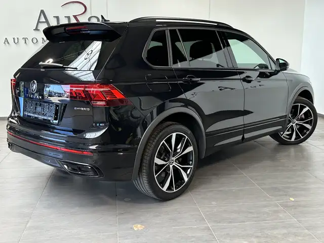 Volkswagen Tiguan view 4