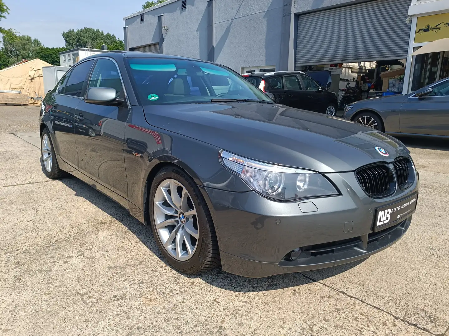BMW 530 530i,GAS-LPG,Automat,Voll,Leder,Navi,Xenon,S-Dach, Gris - 2