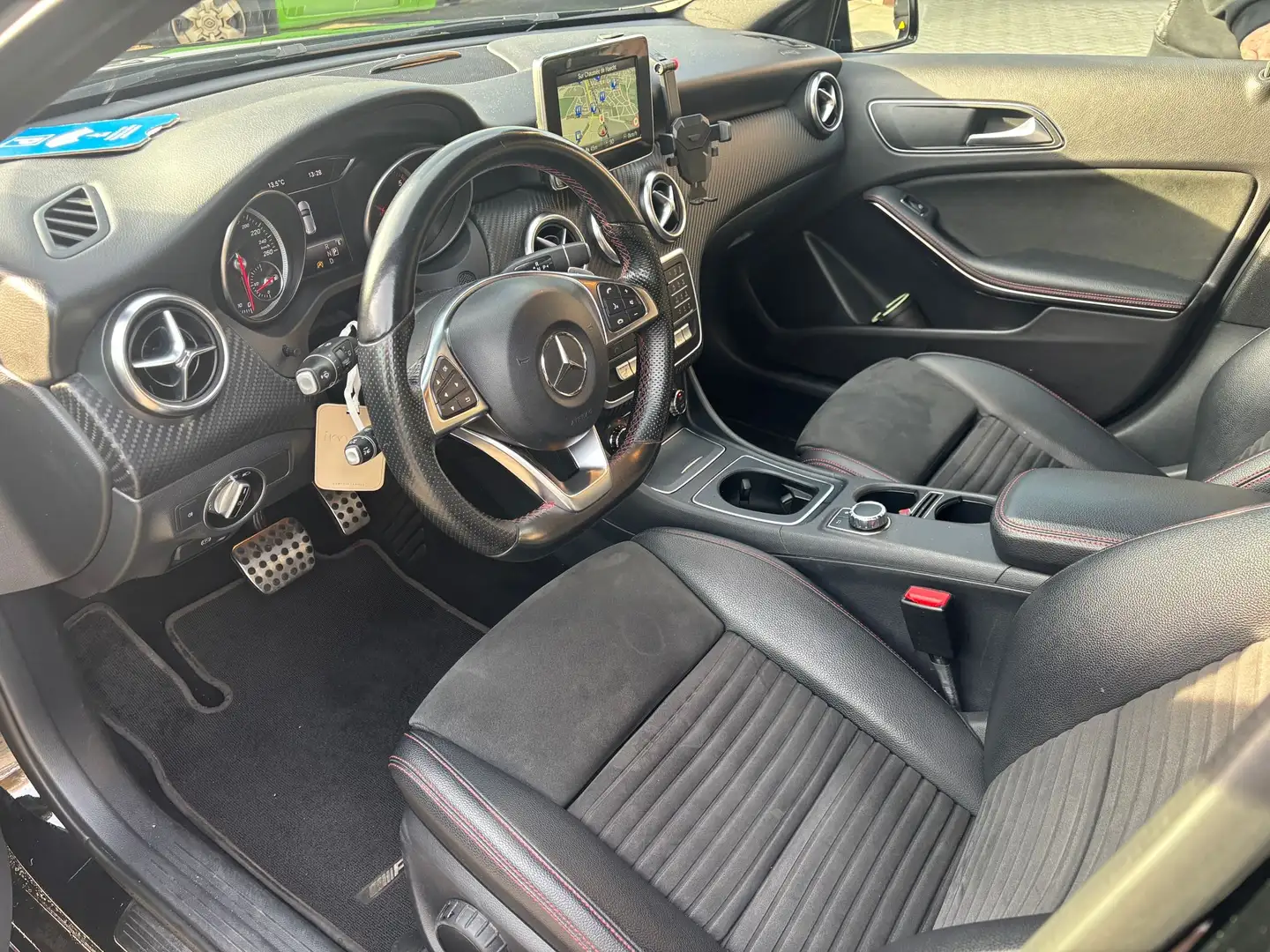 Mercedes-Benz A 220 d - 2