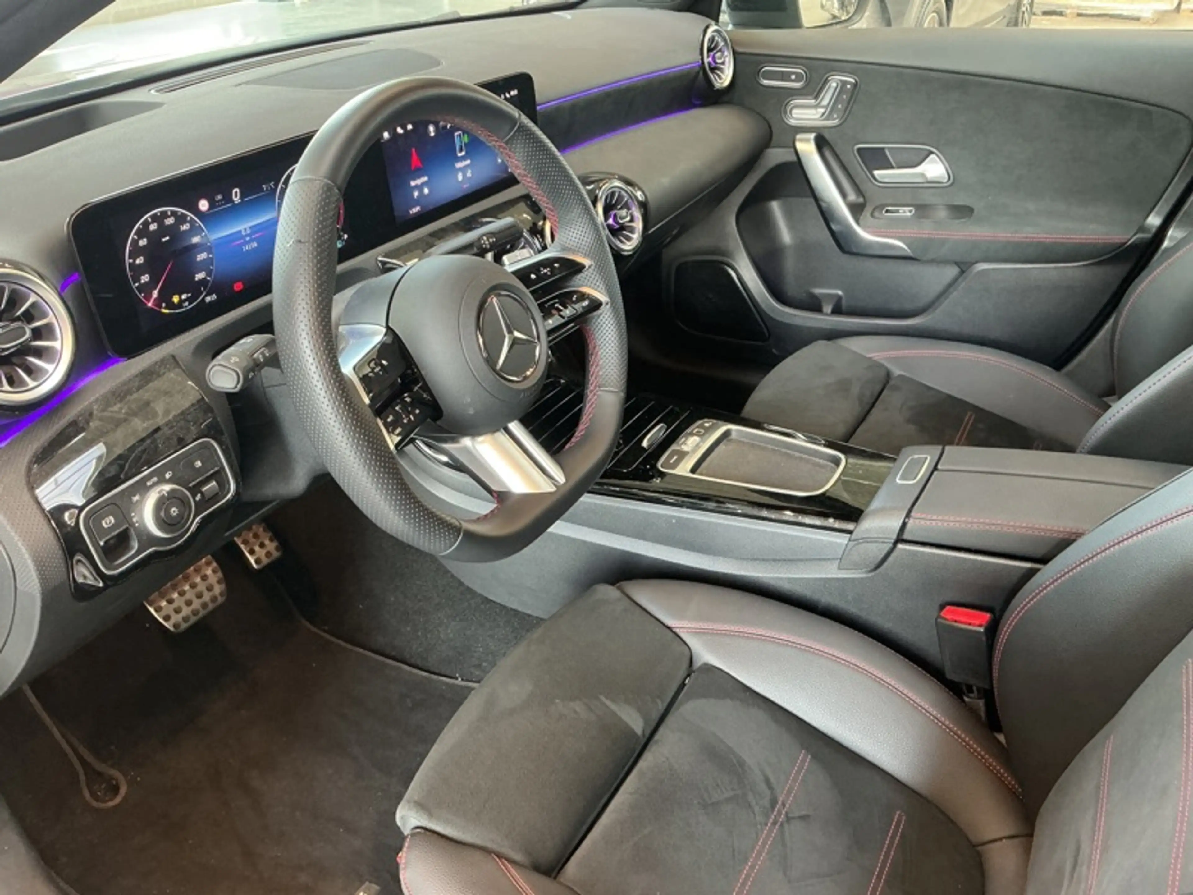 Mercedes-Benz A 180 d AMG Pack Night Pano — photo 7