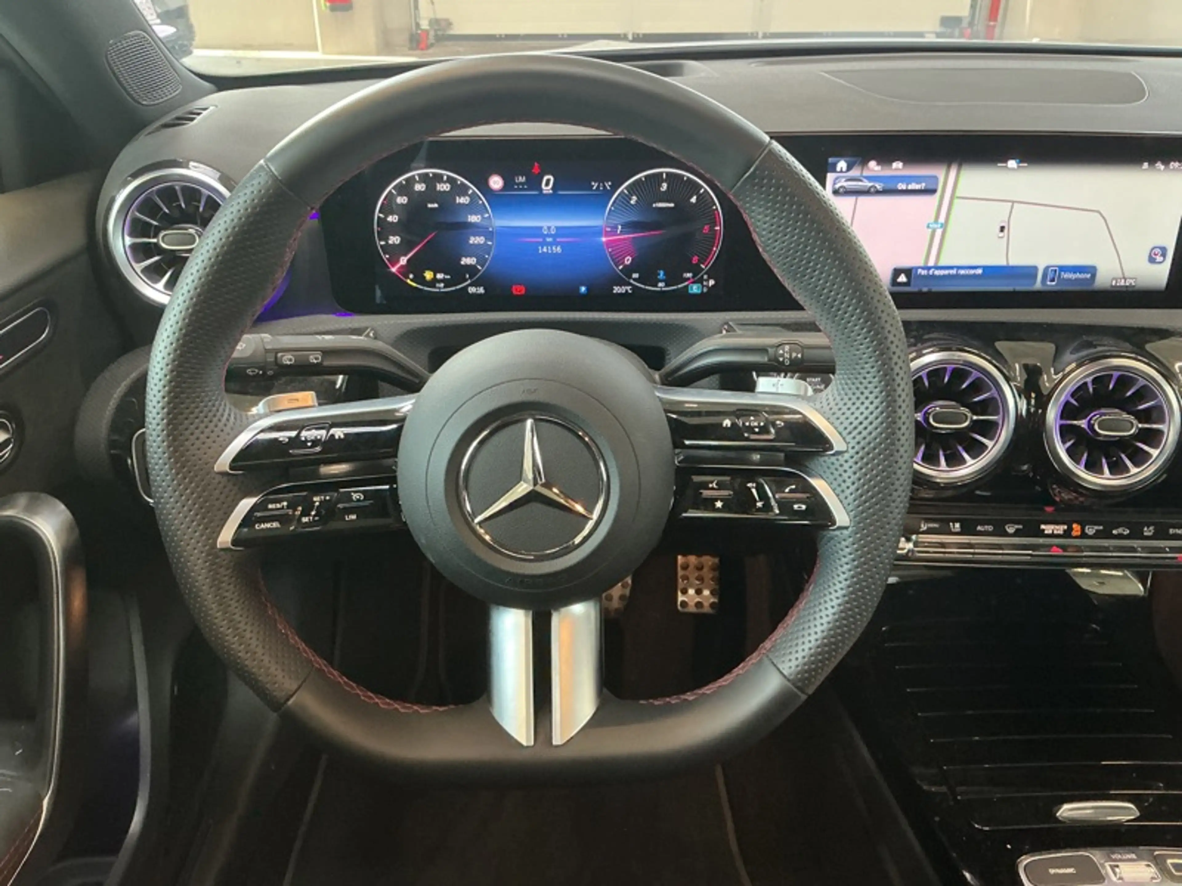 Mercedes-Benz A 180 d AMG Pack Night Pano — photo 3
