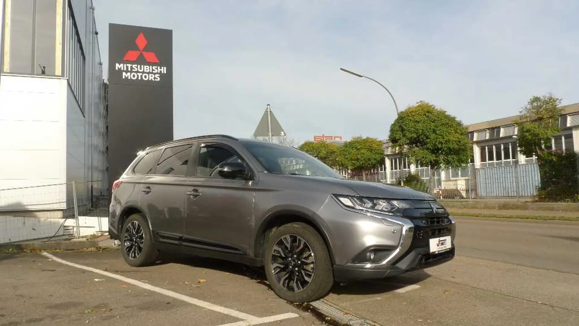 Mitsubishi Outlander Spirit+ 2.0 CVT AHK, Standheizung Grau - 1