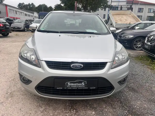 Ford Focus view 2