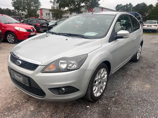 2009 Ford Focus in Silver for sale
