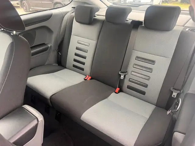 Ford Focus view 8