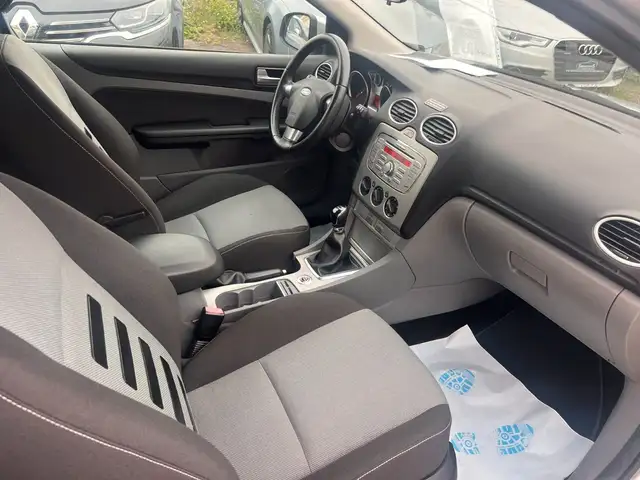 Ford Focus view 14