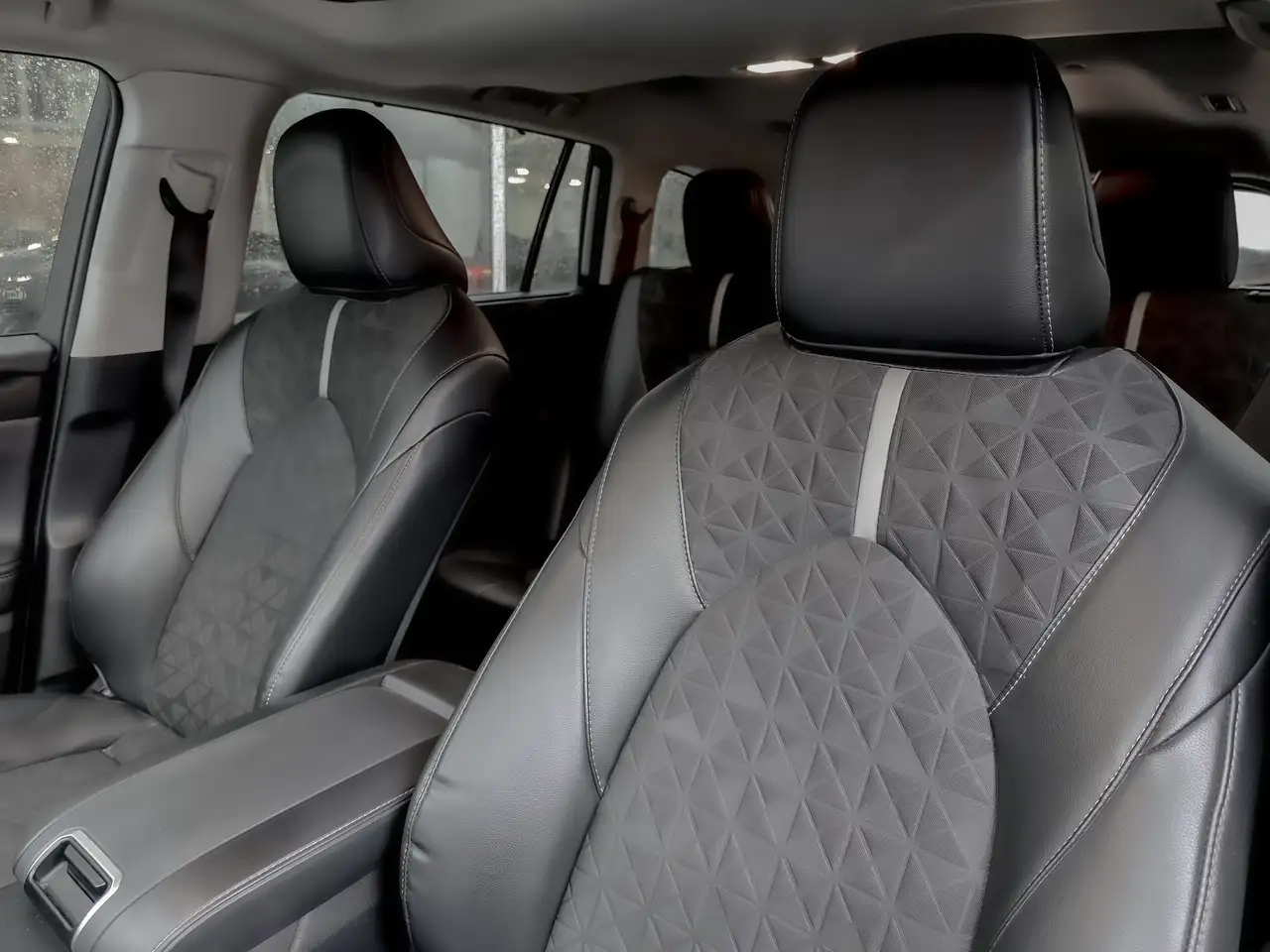 Toyota Highlander снимка Toyota Highlander