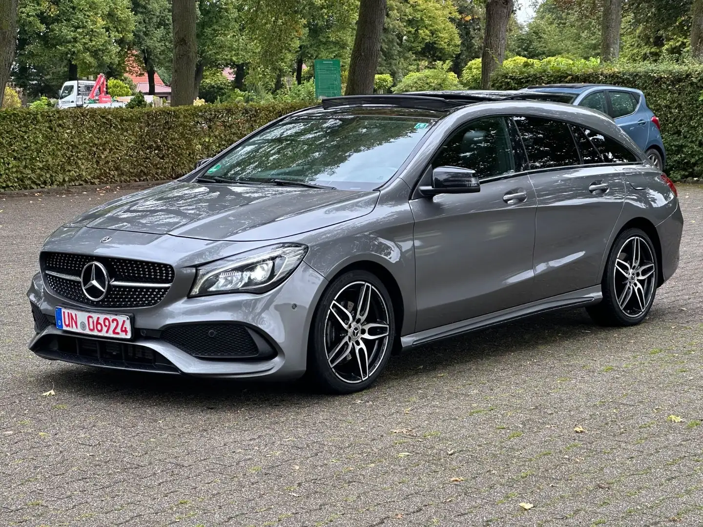 Mercedes-Benz CLA 200 d 2.2*AMG-LINE*PANO*NIGHT-PAKET*KEY-GO* Grau - 2
