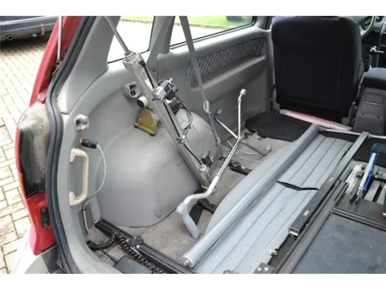 Mitsubishi Space Runner Colours Behindertenumbau, foto 5