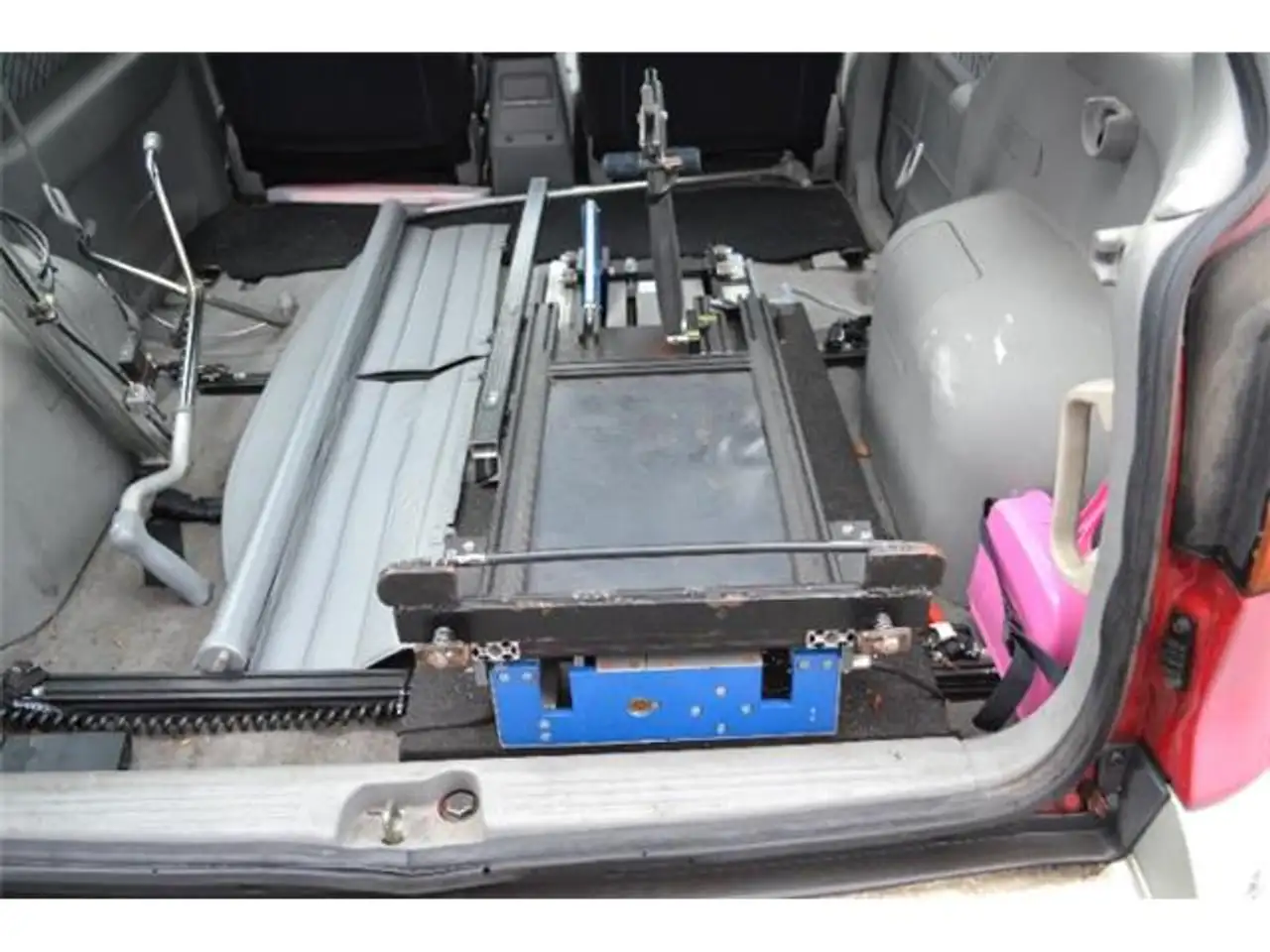 Mitsubishi Space Runner Colours Behindertenumbau, foto 4