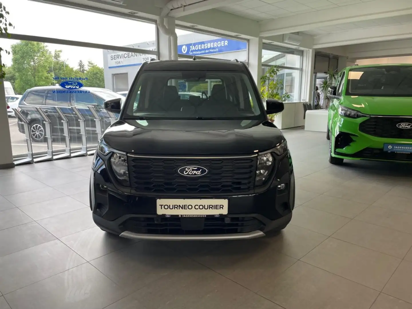 Ford Tourneo Courier 1,0 EcoBoost Active Aut. Negro - 2