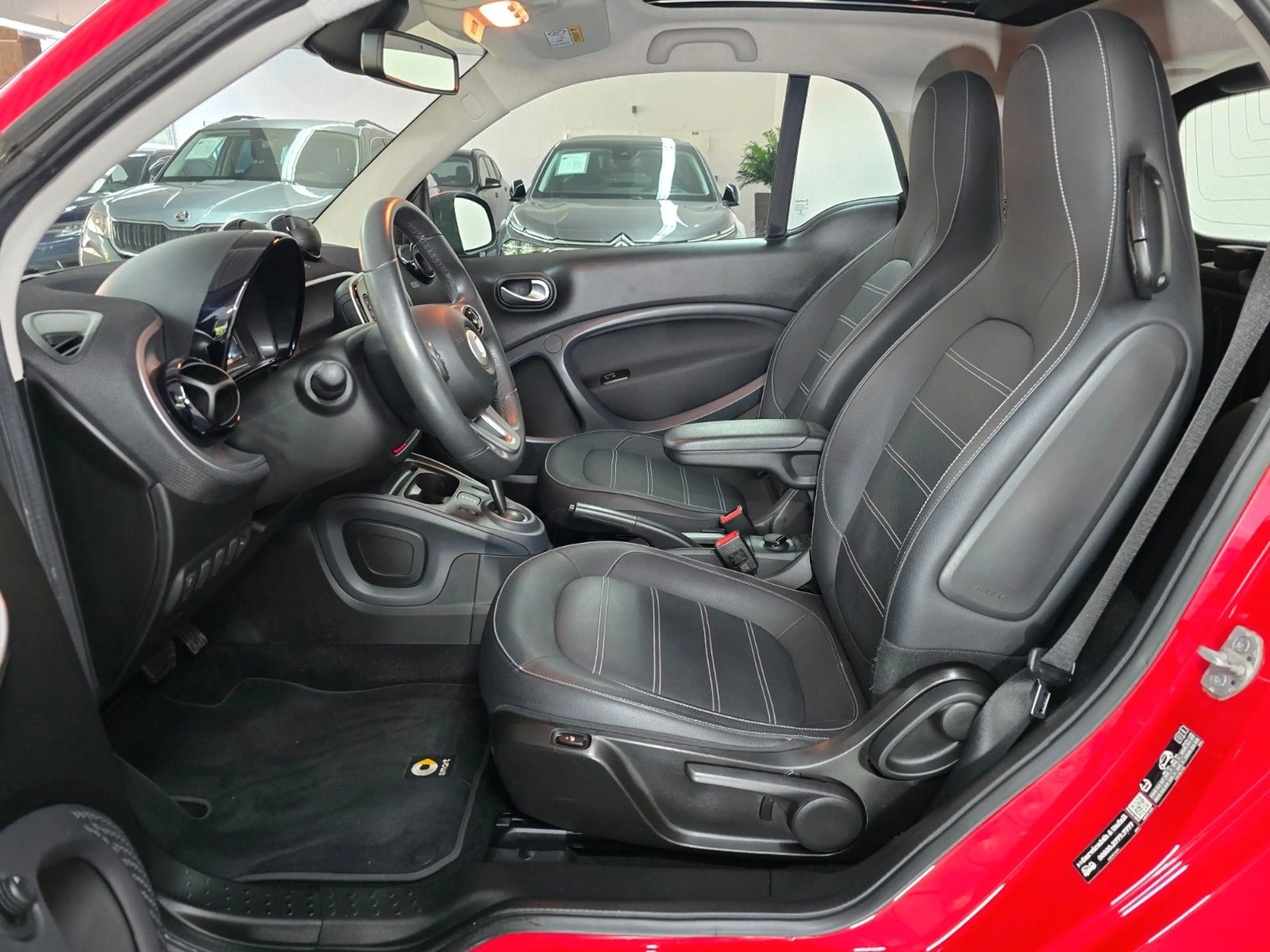 smart forTwo Coupe Basis 66kW*PANO*LED*RFK*SH*LEDER* — photo 14