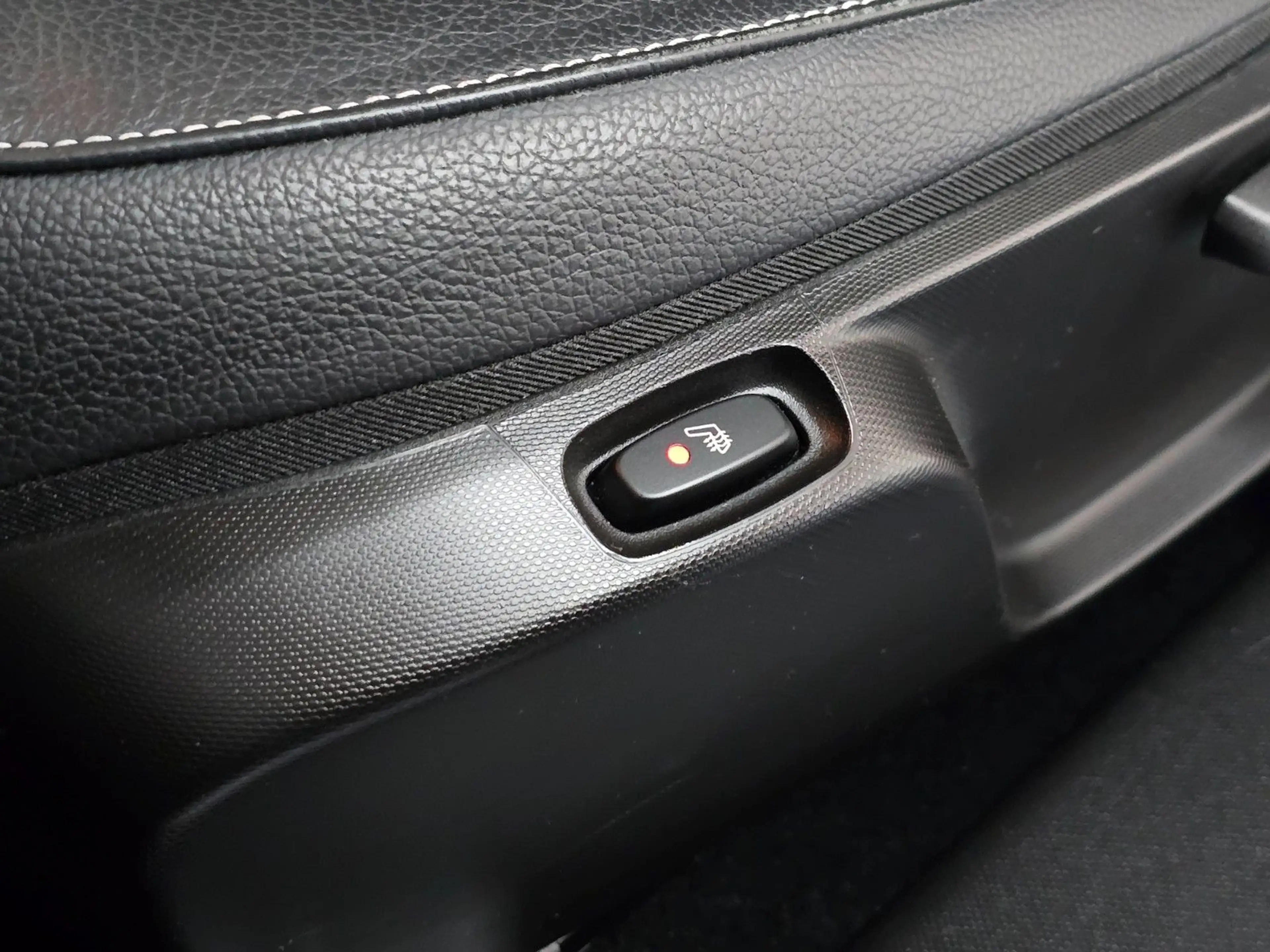 smart forTwo Coupe Basis 66kW*PANO*LED*RFK*SH*LEDER* — photo 15